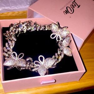 New Cuban Butterfly Choker